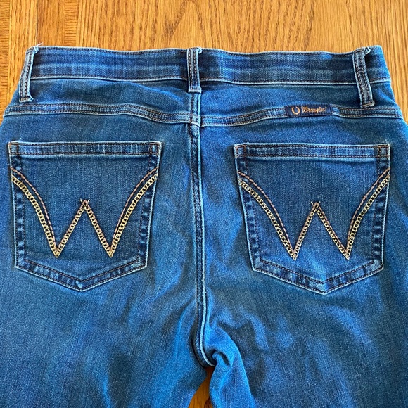 Wrangler Ultimate Riding Jean 30x34 - Picture 3 of 5